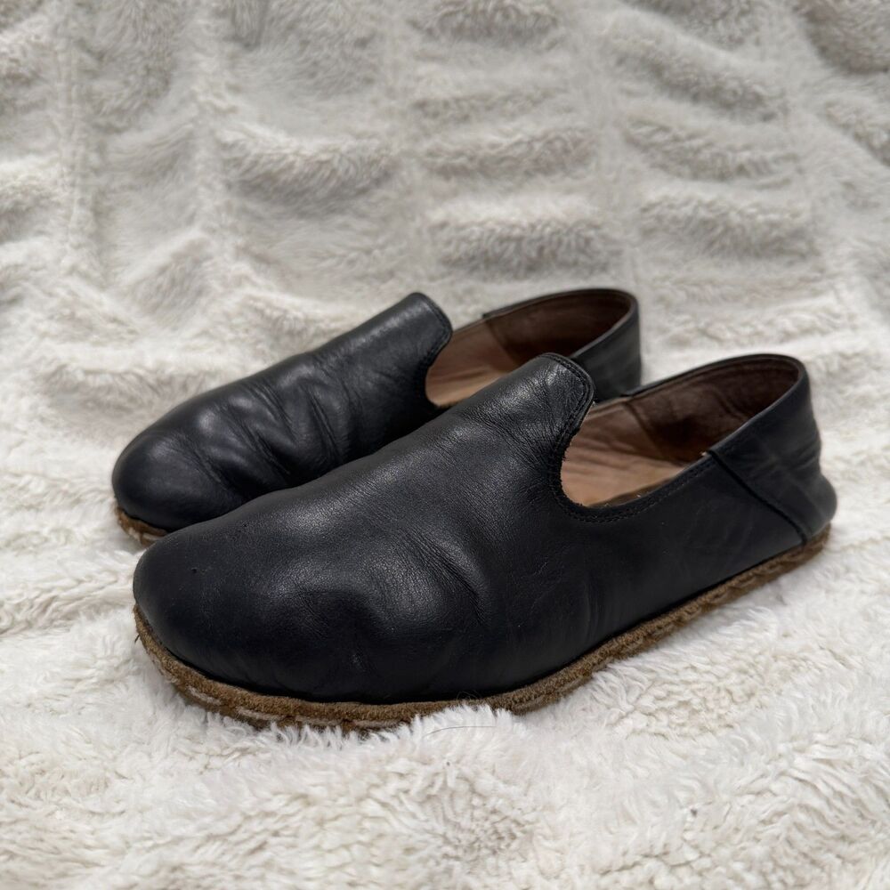 RAUM Women’s Black Leather Barefoot Grounding Slip-On Shoes Size 7